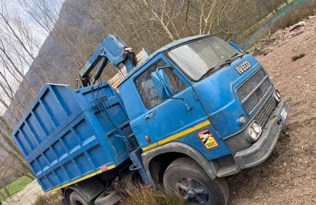 Fiat 662 gru e ribaltabile 1981