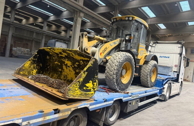 Alpha pala caricatrice 2001