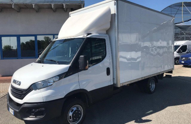 Iveco daily 35c14h box+ sponda con porta laterale 2022