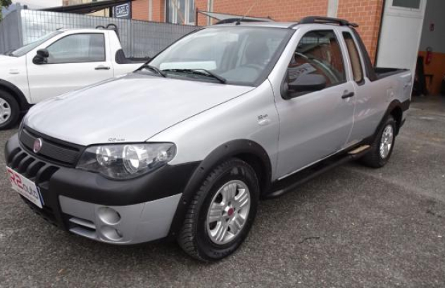 Fiat strada 2009
