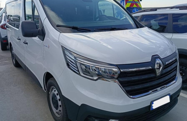 Renault trafic trasporto disabili (4439) 2025
