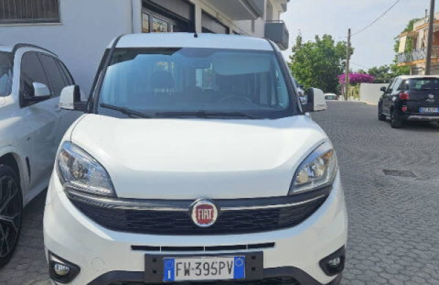 Fiat doblÃ² autocarro 5 posti iva esposta 2019
