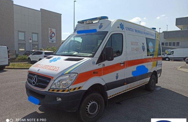 Mercedes-benz sprinter 4x4 ambulanza (4055) 2013