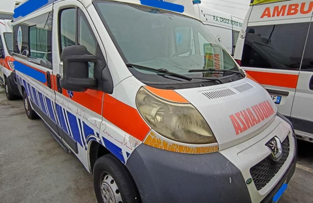 Peugeot boxer ambulanza vp 2012