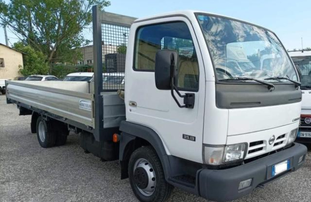 Nissan cabstar cassone fisso 2005
