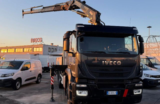 Iveco stralis at260s46-p gru fassi 2017