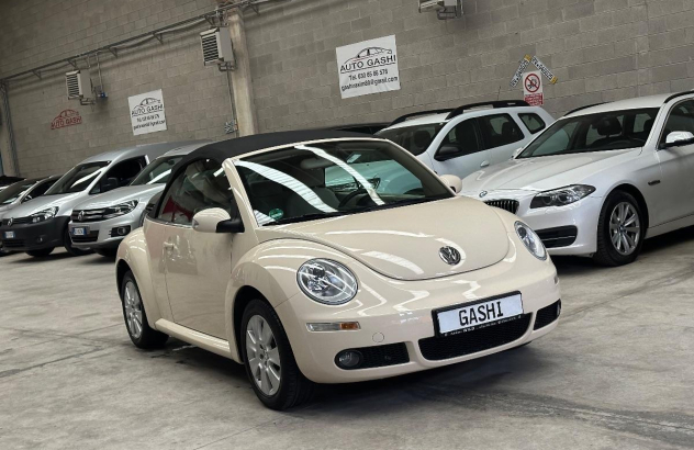 VOLKSWAGEN New Beetle Cabrio 1.6 Cabrio Benzina 2011