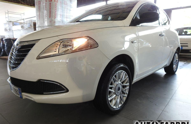 LANCIA Ypsilon 0.9 T.Air 85 CV 5 porte Metano Ecochic Gold Metano 2013