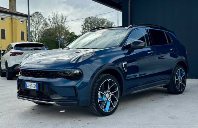 Lynk and co 01  Elettrica-Benzina 2022