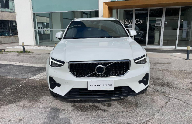 VOLVO XC40  Elettrica-Benzina 2024