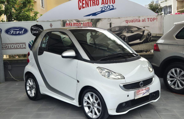 SMART Fortwo 1000 52 kW MHD coupé pure Benzina 2013