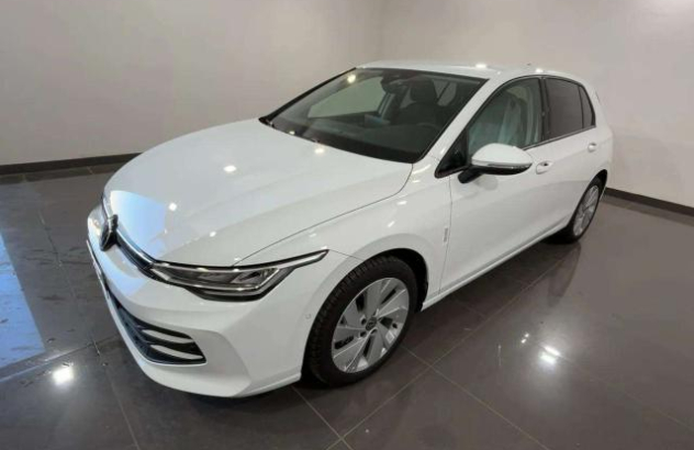 VOLKSWAGEN Golf  Benzina 2025