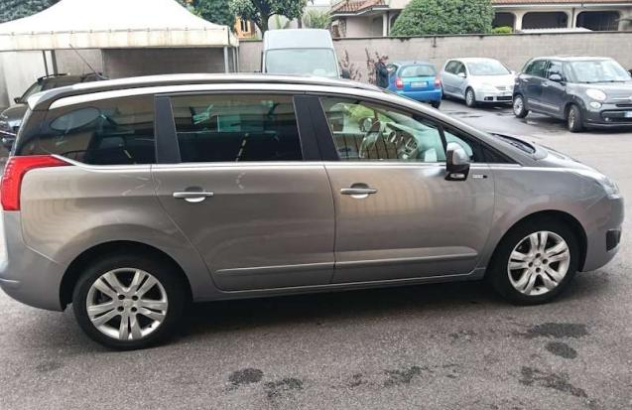 PEUGEOT 5008  Diesel 2014