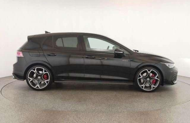VOLKSWAGEN Golf  Benzina 2024