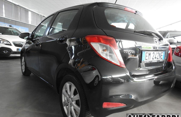 TOYOTA Yaris 1.0 5 porte Active Benzina 2012