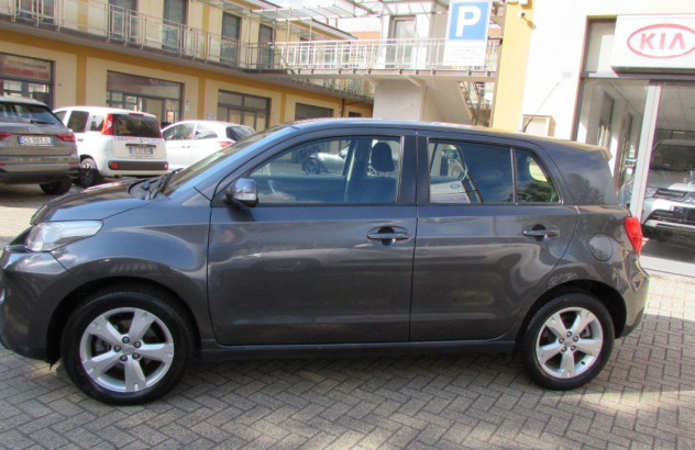 TOYOTA Urban Cruiser Cruiser 1.4 D-4D AWD Luxury Diesel 2011