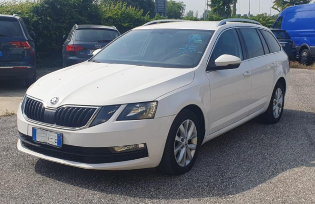 SKODA Octavia Station Wagon Octavia 2.0 TDI CR Wagon Executive Diesel 2017