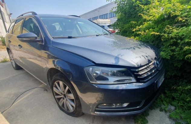 VOLKSWAGEN Passat 1.6 TDI Comfortline BlueM. Tech. Diesel 2011