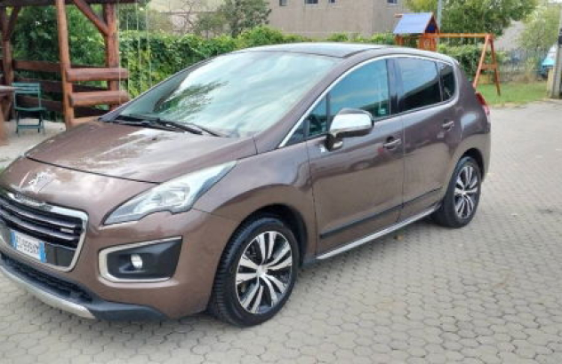 PEUGEOT 3008  Elettrica-Diesel 2013