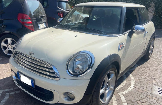 MINI Mini 1.6 16V Cooper D Diesel 2011