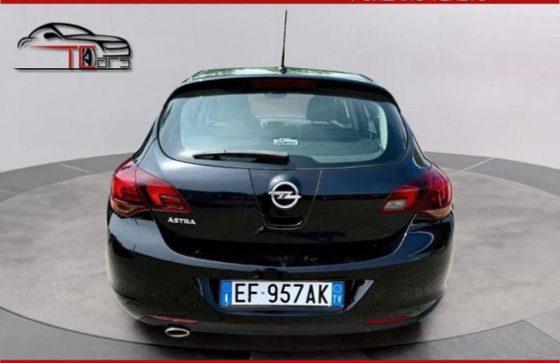 OPEL Astra  Benzina 2010