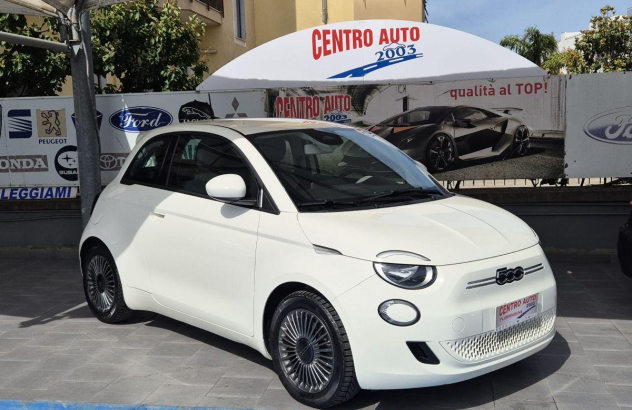 FIAT 500 E 500 La Prima Berlina Elettrica 2021