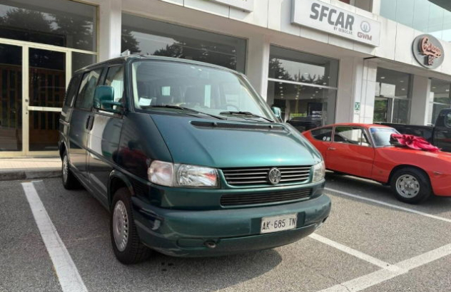 VOLKSWAGEN Caravelle  Benzina 1996