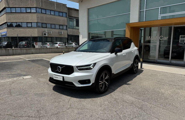 VOLVO XC40 T4 Geartronic R-design Benzina 2021