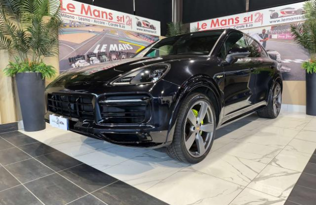 PORSCHE Cayenne  Elettrica-Benzina 2022