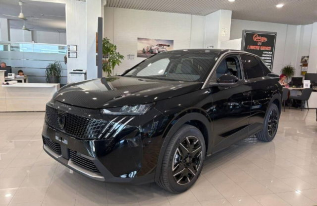 PEUGEOT 3008  Elettrica-Benzina 2025