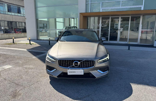 VOLVO V60   2020