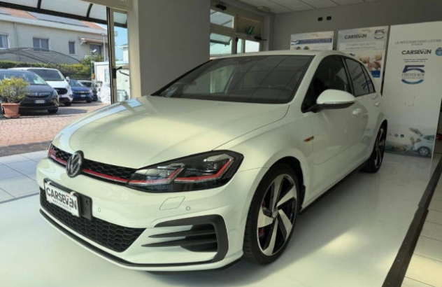 VOLKSWAGEN Golf  Benzina 2019