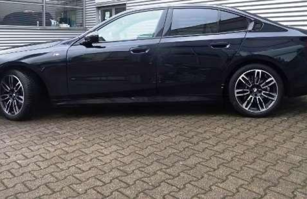 BMW Serie 5  Elettrica-Diesel 2024