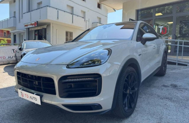 PORSCHE Cayenne  Elettrica-Benzina 2021