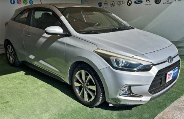 HYUNDAI i20  Benzina 2015