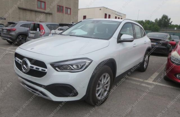 MERCEDES Classe GLA 180 d Automatic Business Diesel 2021