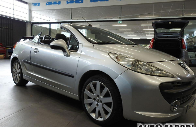 PEUGEOT 207 HDi 110CV FAP CC Féline Diesel 2007