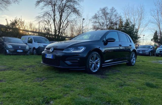 VOLKSWAGEN Golf  Benzina 2019