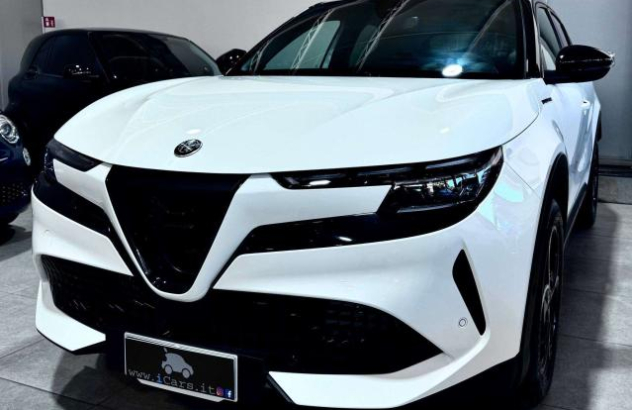 ALFA ROMEO Junior  Elettrica-Benzina 2025