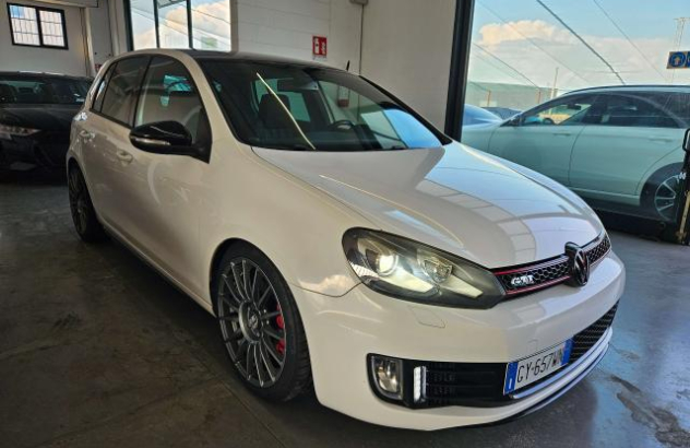 VOLKSWAGEN Golf  Benzina 2010