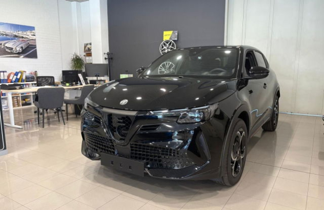 ALFA ROMEO Junior  Elettrica-Benzina 2025