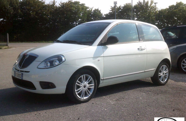 LANCIA Ypsilon 1.2 Unyca Benzina 2011
