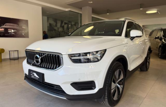 VOLVO XC40  Elettrica-Benzina 2022