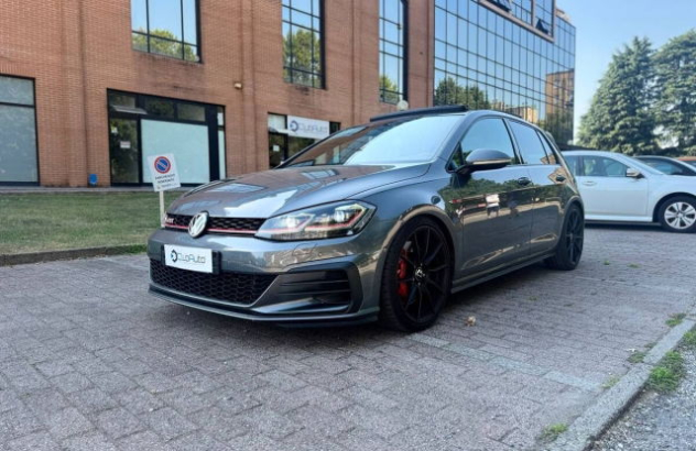 VOLKSWAGEN Golf  Benzina 2019