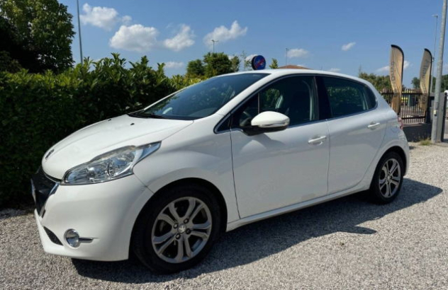 PEUGEOT 208  Diesel 2013