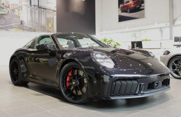 PORSCHE 911  Elettrica-Benzina 2025