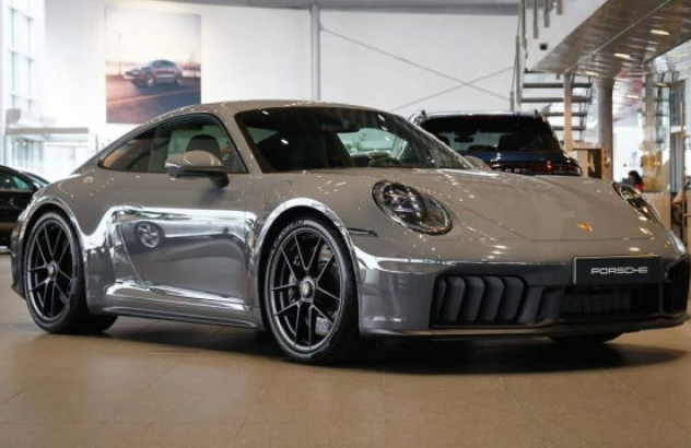 PORSCHE 911 Coupé  Elettrica-Benzina 2025
