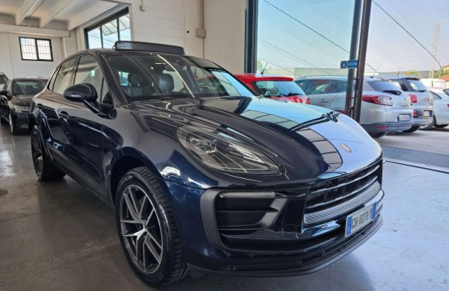 PORSCHE Macan  Benzina 2021