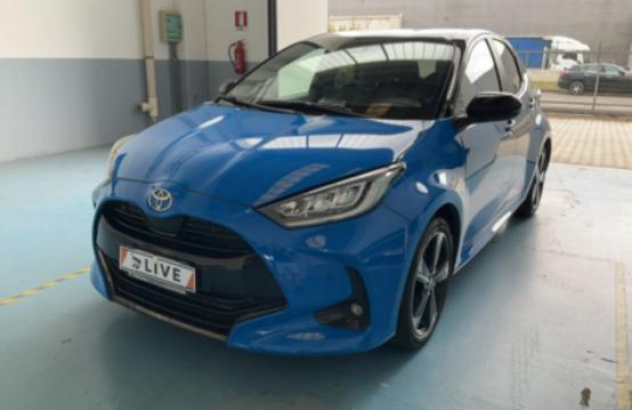 TOYOTA Yaris 1.5 Hybrid 5p.Trend Platinum Ed. Elettrica-Benzina 2024