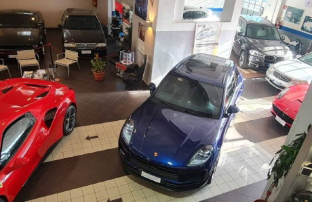 PORSCHE Macan  Benzina 2022